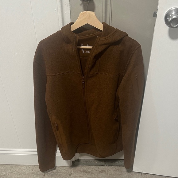 Arc'teryx Men's Brown Zip-Up Sweater - Picture 1 of 3